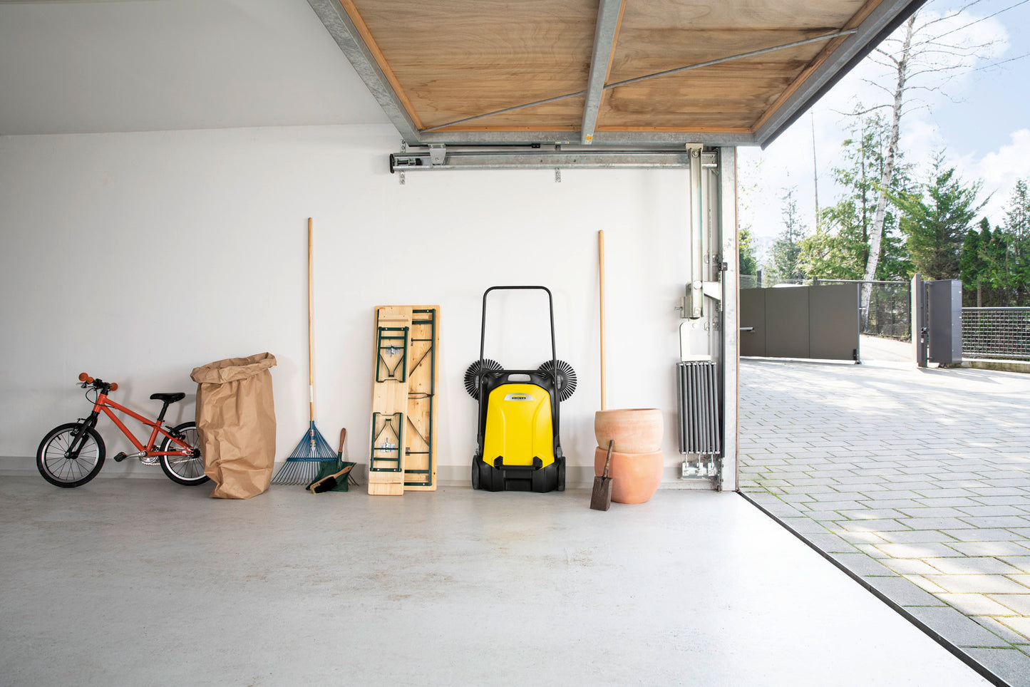 KARCHER S 4 Twin Manual Sweeper