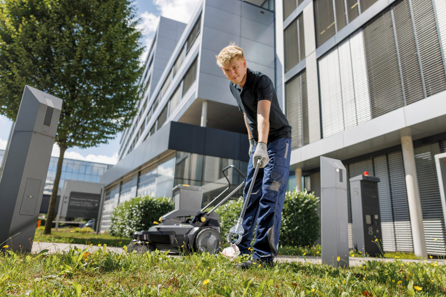 KARCHER KM 70/20 C 2SB sweeper