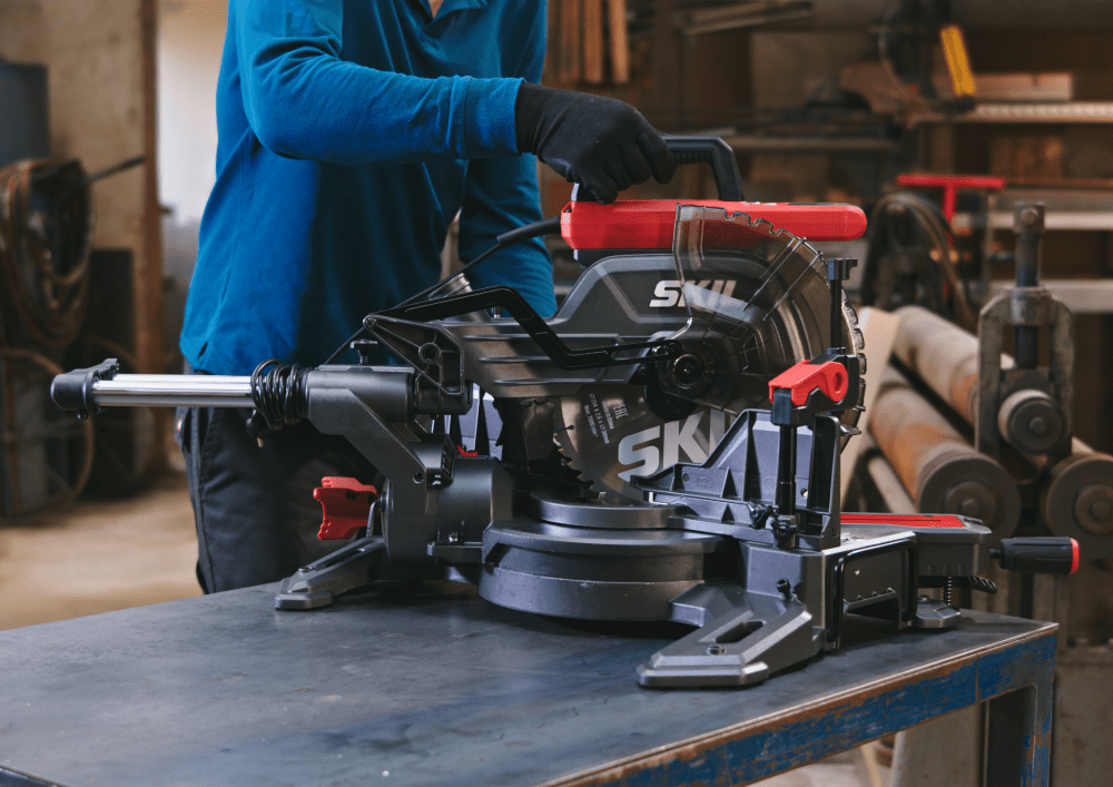 SKIL 1320 AA Corded Telescopic Mitre Saw