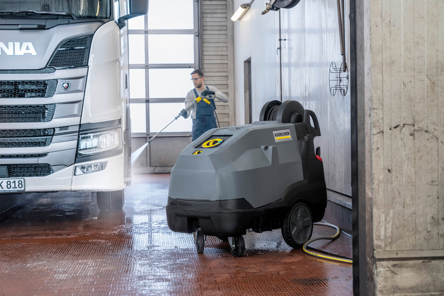 KARCHER HDS 10/21-4 M - Hot Water High Pressure Washer, Medium Class