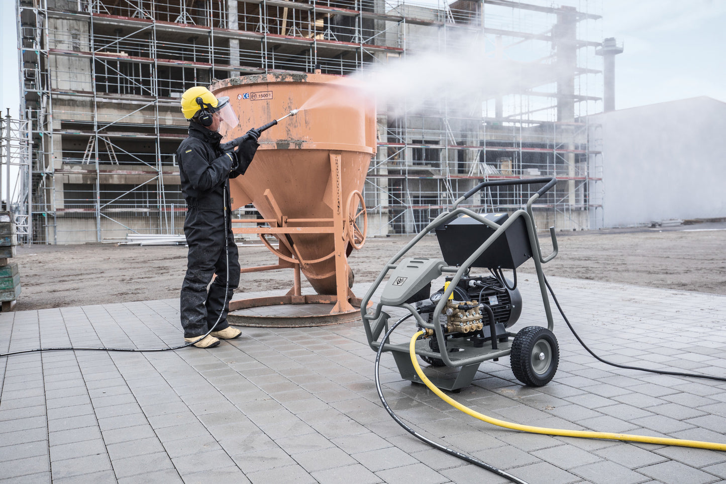 KARCHER HD 9/50-4 Cage High Pressure Washer